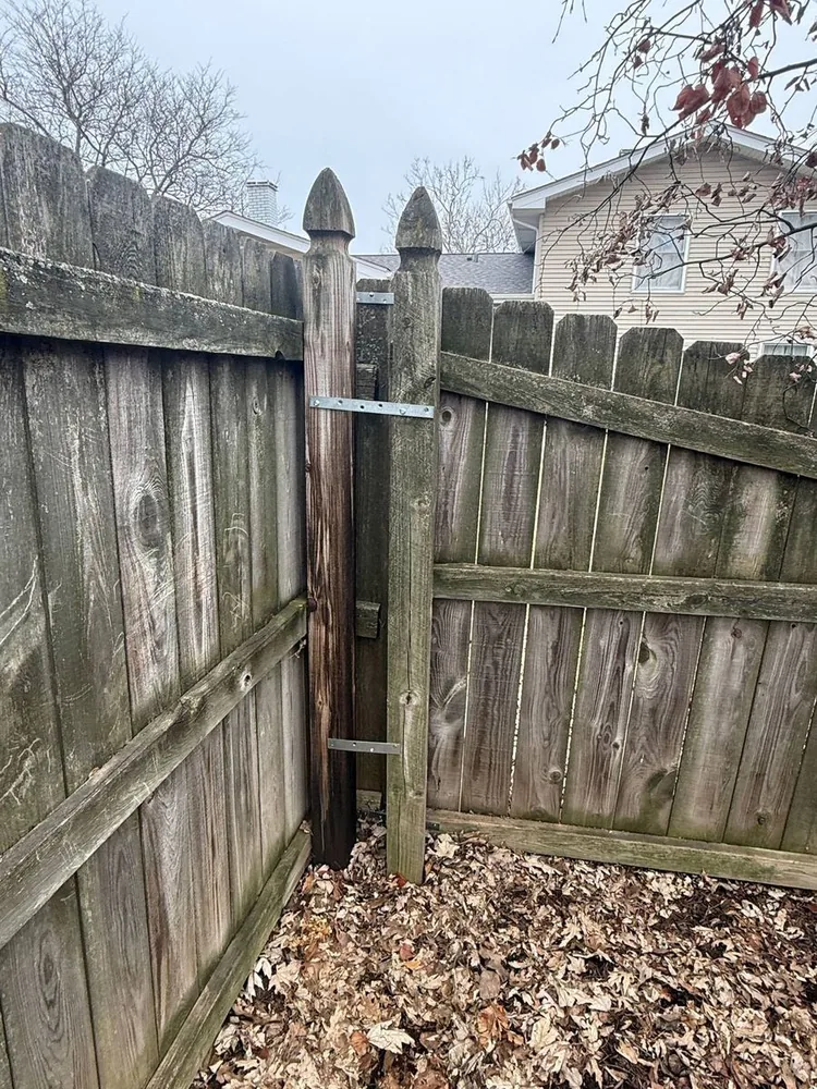 Fence Repair work in Arlington Heights