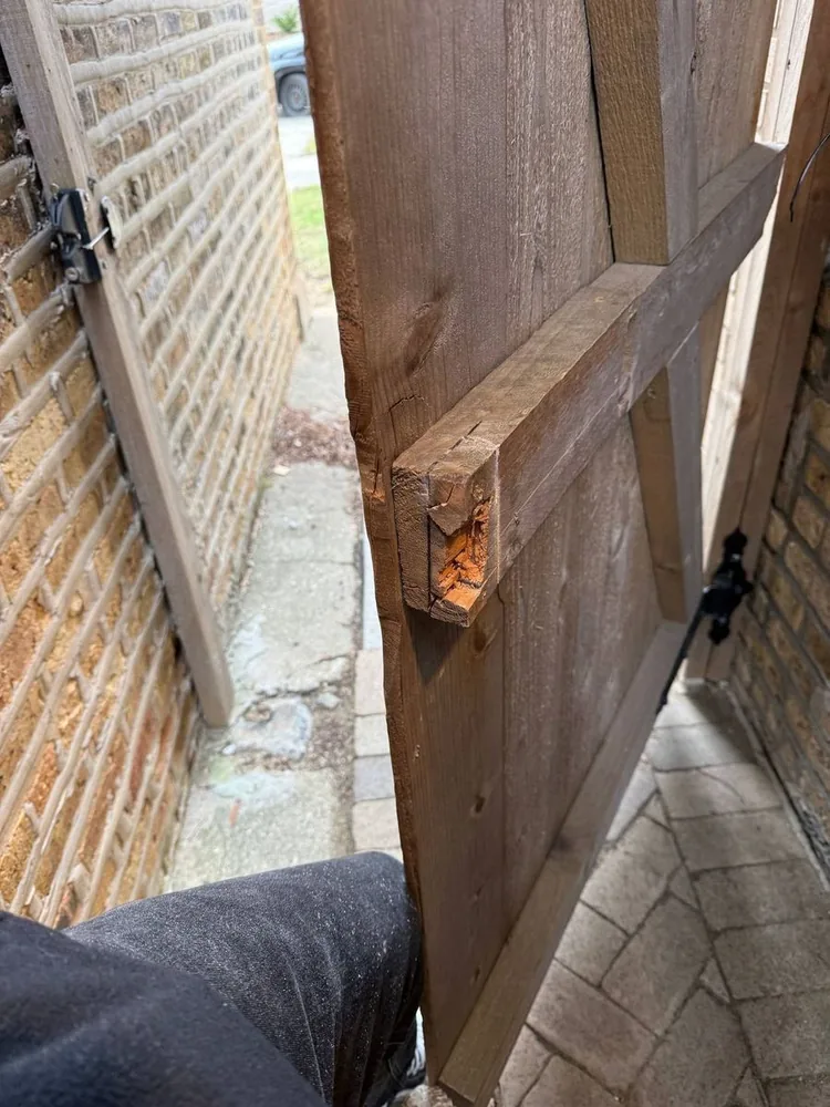 Fence Repair work in Arlington Heights