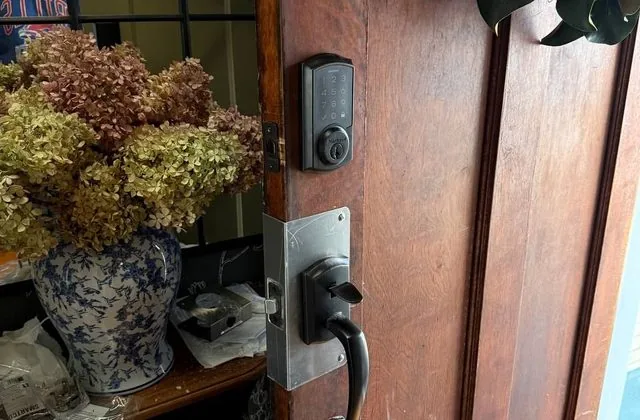 New door lock and handle installed — general handyman work in the NW Chicago suburbs